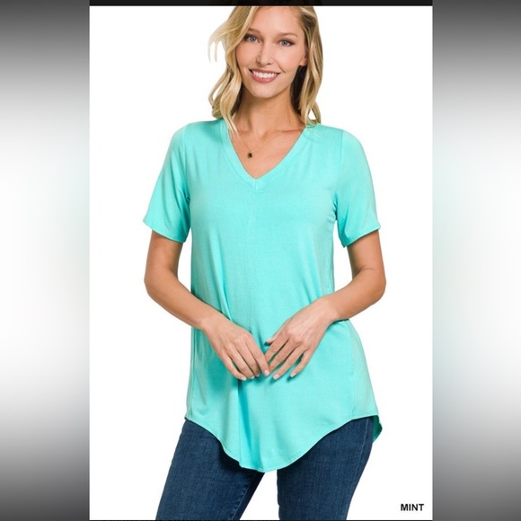 NWT Women’s short sleeve V-neck flowy top by Zenana, SZ-L - Picture 1 of 7